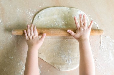 Çocuk el hamur rulo