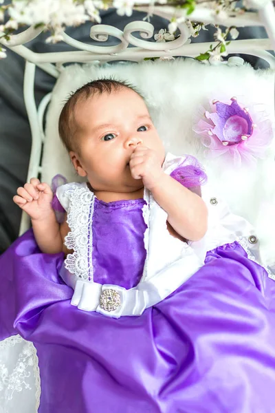 Bebé recién nacido princesa niña —  Fotos de Stock