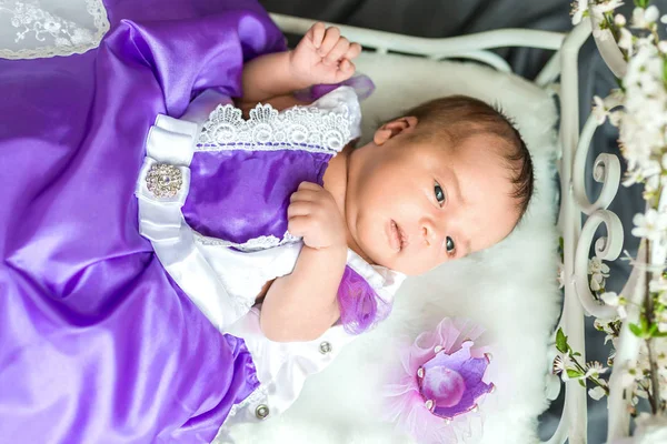 Bebé recién nacido princesa niña —  Fotos de Stock