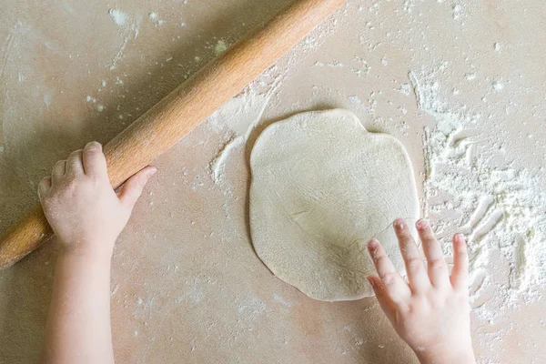 儿童手面饼卷 — 图库照片