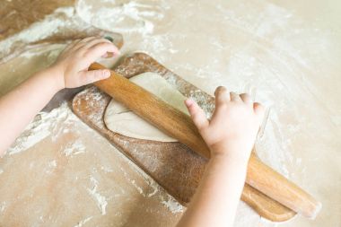 Çocuk el hamur rulo