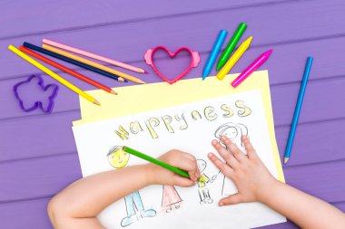 Çocuk Aile taslağını boyalar