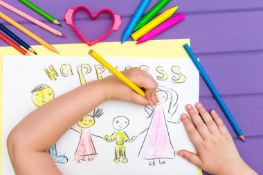 Çocuk Aile taslağını boyalar