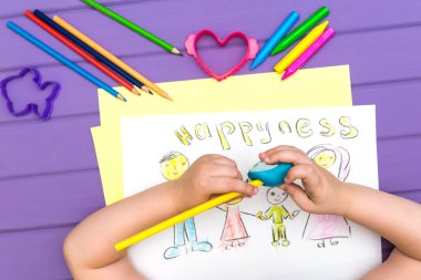 Çocuk Aile taslağını boyalar