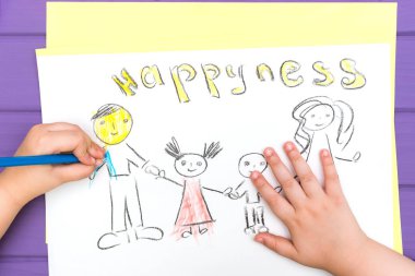 Çocuk Aile taslağını boyalar