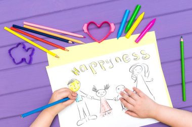 Çocuk Aile taslağını boyalar