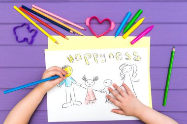 Çocuk Aile taslağını boyalar