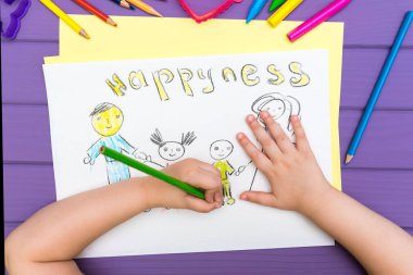 Çocuk Aile taslağını boyalar