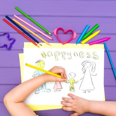 Çocuk Aile taslağını boyalar