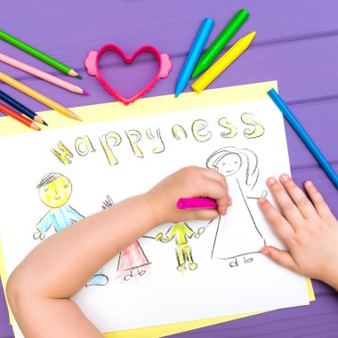 Çocuk Aile taslağını boyalar