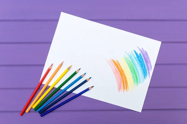 Multi kleur potlood met blanco wit papier — Stockfoto
