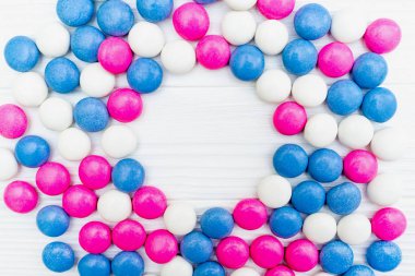 Renkli nane şekerleri çerçevesinden