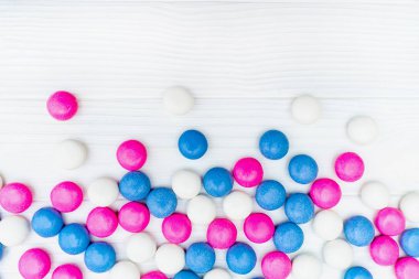 Renkli nane şekerleri