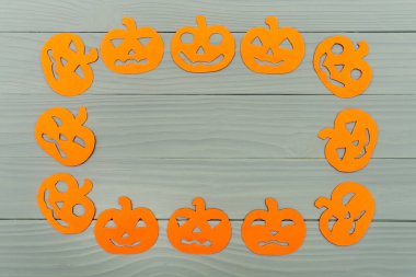 Farklı kabak kağıt siluetleri ile yuvarlak çerçeve