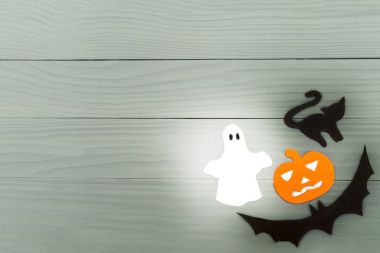 Halloween kağıt siluetleri alt doğru köşe çerçeve