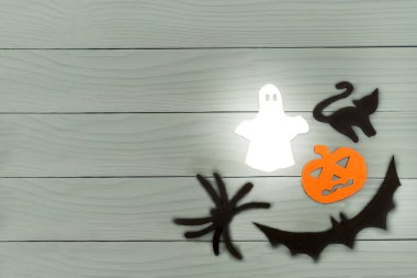 Halloween kağıt siluetleri alt doğru köşe çerçeve