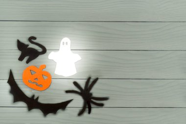 Halloween kağıt siluetleri alt sol köşe çerçeve