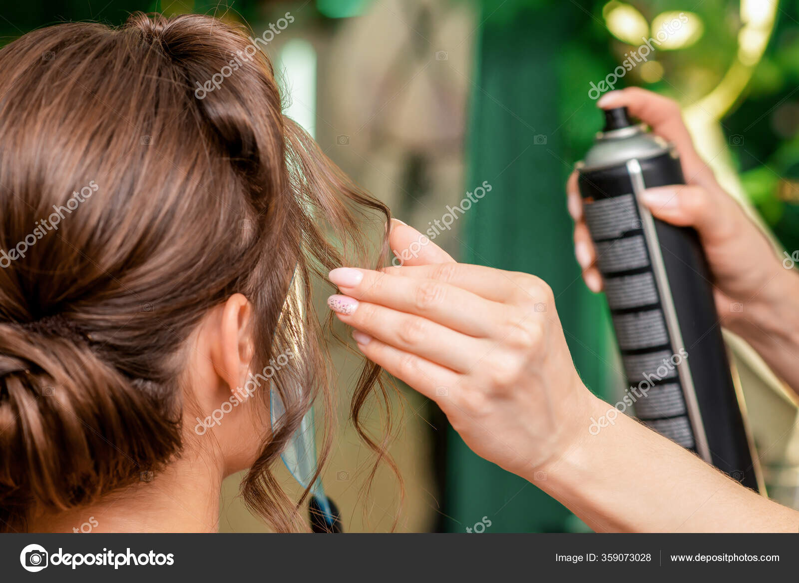 Hairdresser Applying Hair Spray Brunette Hair Fixing Hairstyle Beauty Salon  Stock Photo by ©okskukuruza 359073028