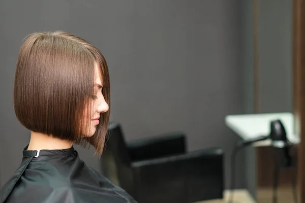 Mädchen Wartet Auf Friseur Friseursalon Friseurkonzept — Stockfoto