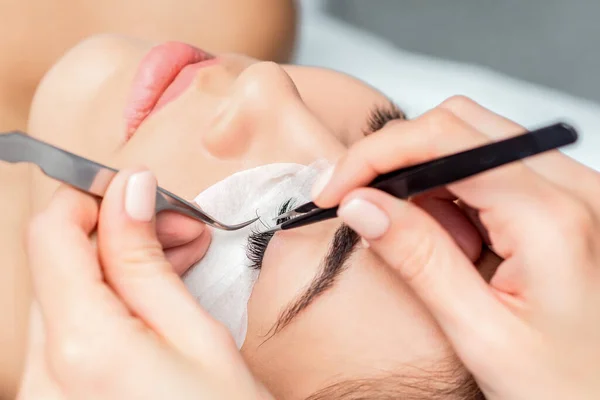 Procédure Extension Des Cils Oeil Femme Avec Longs Cils Gros — Photo