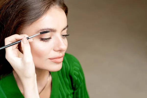 Young Woman Having Eyebrow Makeup Eyebrow Brush Tool Copy Space — Stock Photo, Image