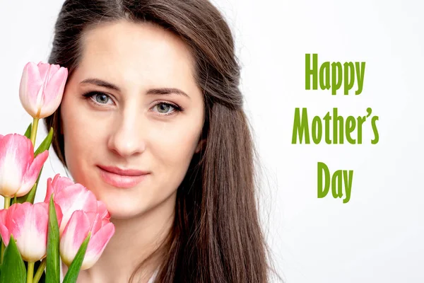 Feliz Día Madre Texto Verde Retrato Mujer Joven Con Tulipanes —  Fotos de Stock