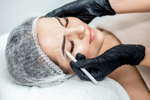 Markup Eyebrows Young Woman Pencil While Permanent Make — Stock Photo, Image