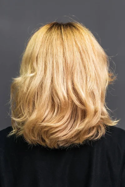 Primer Plano Peinado Largo Mujer Rubia Vista Trasera — Foto de Stock