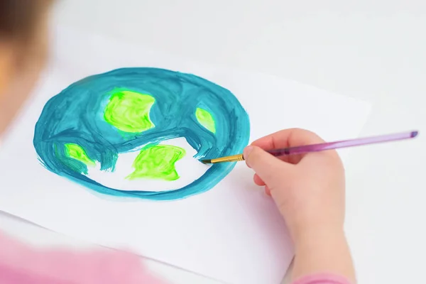 Child Draws Planet Earth Day Protection Environment Earth Day Celebration — Stock Photo, Image