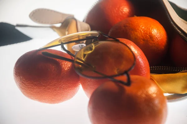 Composición Con Gafas Sol Amarillas Fruta —  Fotos de Stock