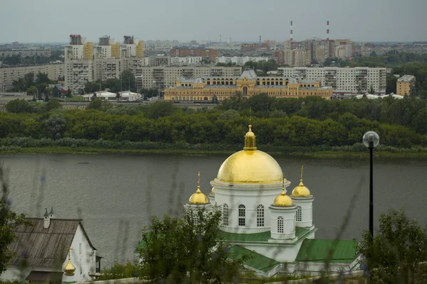 Nizhnii Novgorod Rusya 'daki nehir manzarası