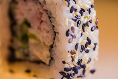 Susam tohumları suchi roll makrosu