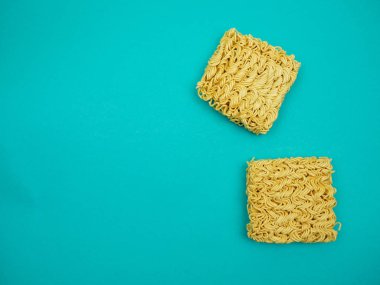 Üstten Görünüm in an erişte bir mavi arka plan, metin, gıda, sağlık için alan