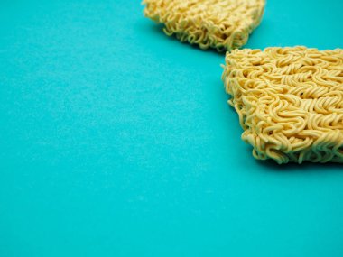 Üstten Görünüm in an erişte bir mavi arka plan, metin, gıda, sağlık için alan