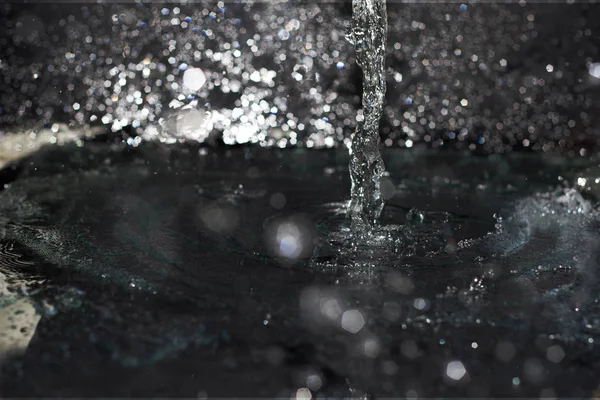 Su sıçrama soyut, yansıma, arka plan substrat gibi bulanık.