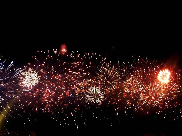 Feuerwerk Erhellt Den Himmel Mit Blendender Show Dem Konzept Der — Stockfoto