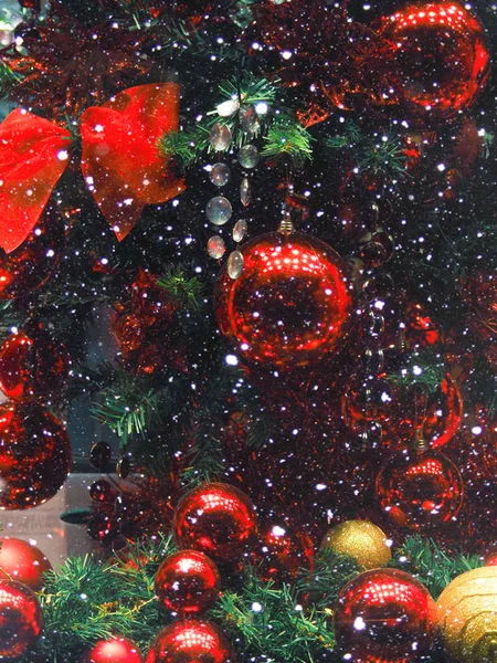 Χριστουγεννιάτικη μπάλα στολίδια διακόσμηση Κρεμαστή, όμορφα Χριστούγεννα μπάλες bokeh, αφηρημένη bokeh θολή φόντο Χριστουγεννιάτικη μπάλα — Φωτογραφία Αρχείου