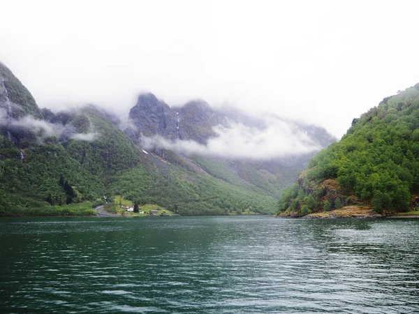 Norska Geiranger Fjord Med Vackert Vatten Vackert Fjordlandskap Med Höga — Stockfoto