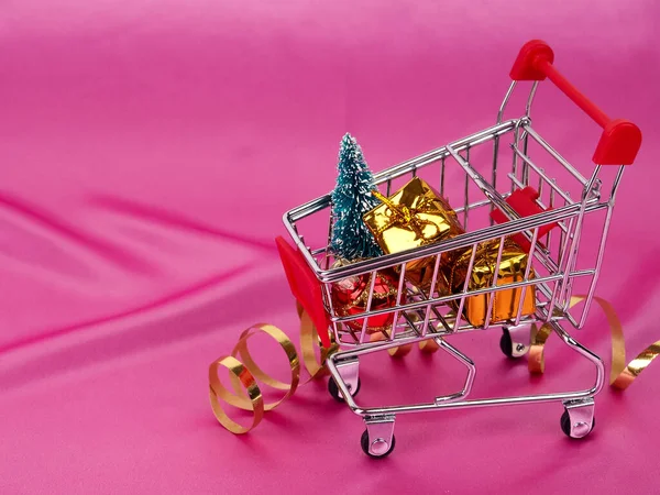 El concepto de Navidad, la Navidad feliz, las compras navideñas, el nuevo año viene. — Foto de Stock