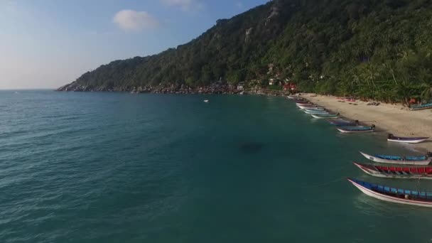 Vista aérea de praia e barcos — Vídeo de Stock