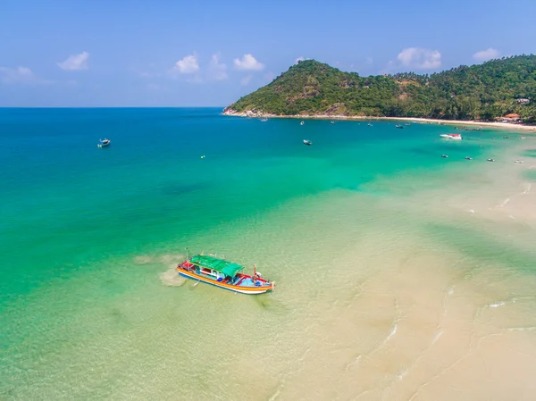 Aerial view of beach and boats — Stock Photo, Image