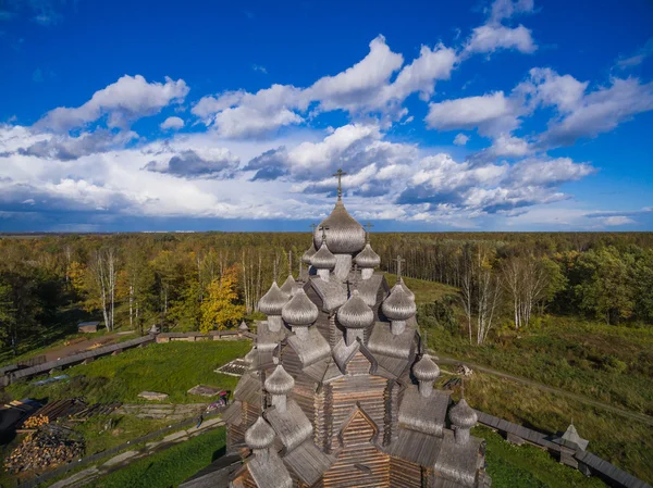 鸟瞰图木制教堂的圣处女覆盖圣彼得堡，俄罗斯 — 图库照片