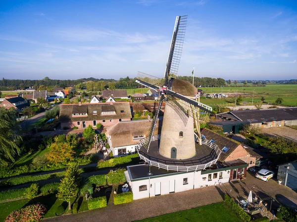 Luchtfoto van het windmolen in Nederland platteland, Nederland — Stockfoto