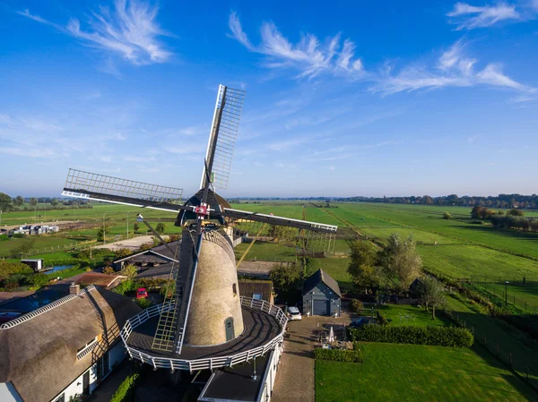 オランダ国側では、オランダの風車空撮 — ストック写真