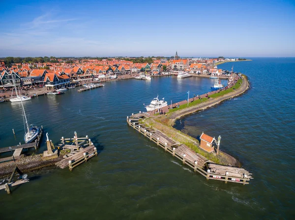 Luchtfoto van Volendam stad in Nederland — Stockfoto