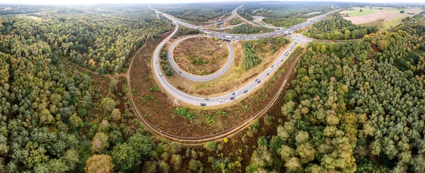 Straßenkreuzung in der Landschaft Luftaufnahme in den Niederlanden — Stockfoto