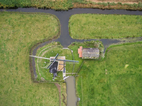 Luchtfoto van het windmolen in Nederland platteland, Nederland — Stockfoto