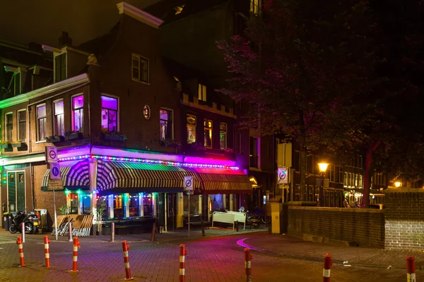 De weergave van de nacht van de lege straten van Amsterdam — Stockfoto