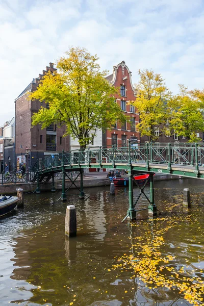 Amsterdam vue sur la ville avec canaux en Hollande — Photo