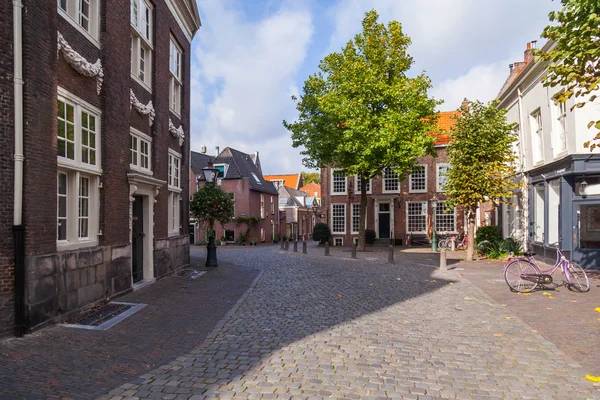 Geleneksel smal ve Hollanda'da şirin evi — Stok fotoğraf